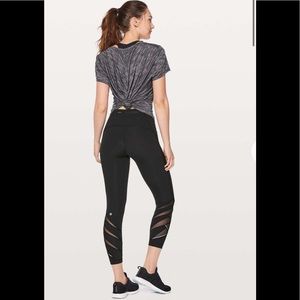 Lululemon Motionful 7/8 Tight 25"
Black